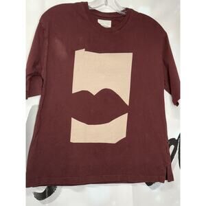 Kowtow Womens Graphic Tee Small Burgundy Lips Organic Fair Trade Cotton Small